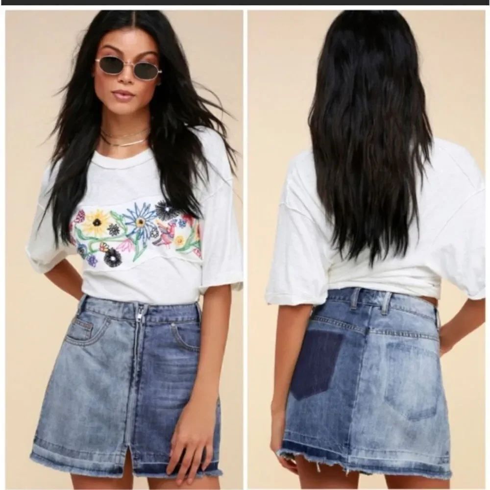 Lulu’s Set the Tone two tone zip front L denim skirt